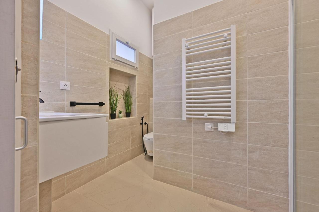 Apartament Au Roi Rene - Ac Clim - Wifi Awinion Zewnętrze zdjęcie